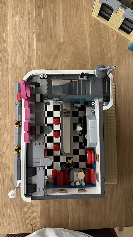 Kit di costruzioni: Lego Amerikanisches Diner – Usato da Solothurn venduto da Juliasju 3