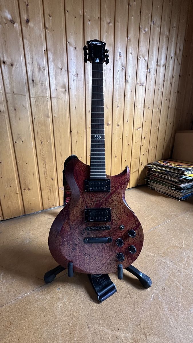Washburn Musikinstrumente: Washburn Idol E-Gitarre + Hercules-Ständer – Gebraucht aus Niederlenz von CHAUsHypeWorld