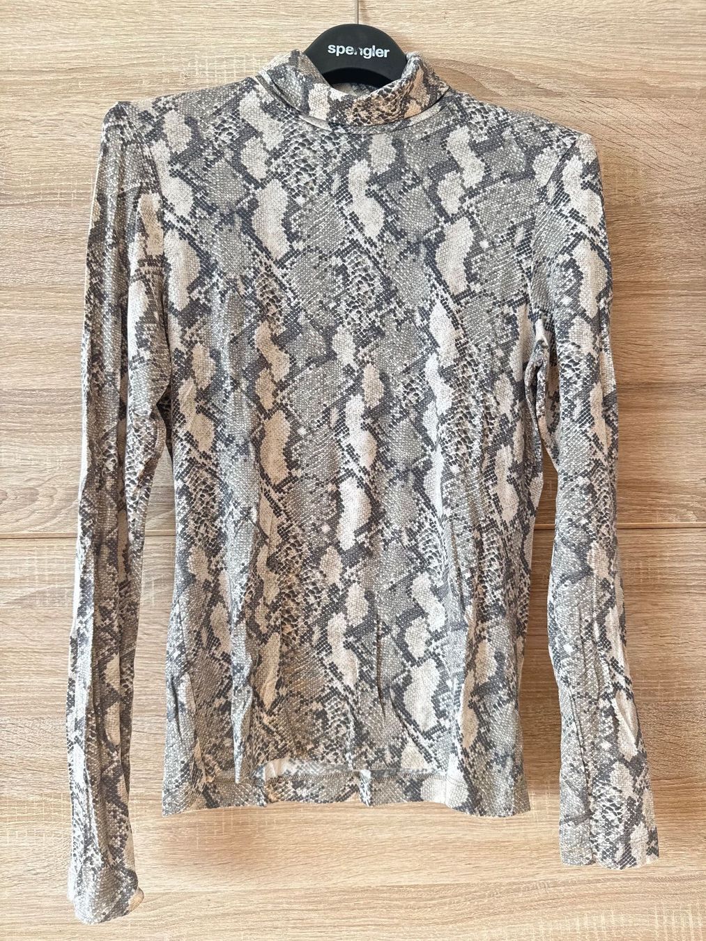 H&M Maglioni & Felpe: Col roulé motif serpent – Nuovo (secondo la descrizione) da Montreux venduto da Izapeche811