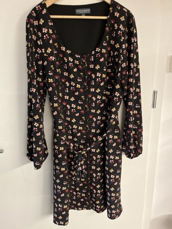 Schönes Kleid von Dorothy Perkins, Gr.44