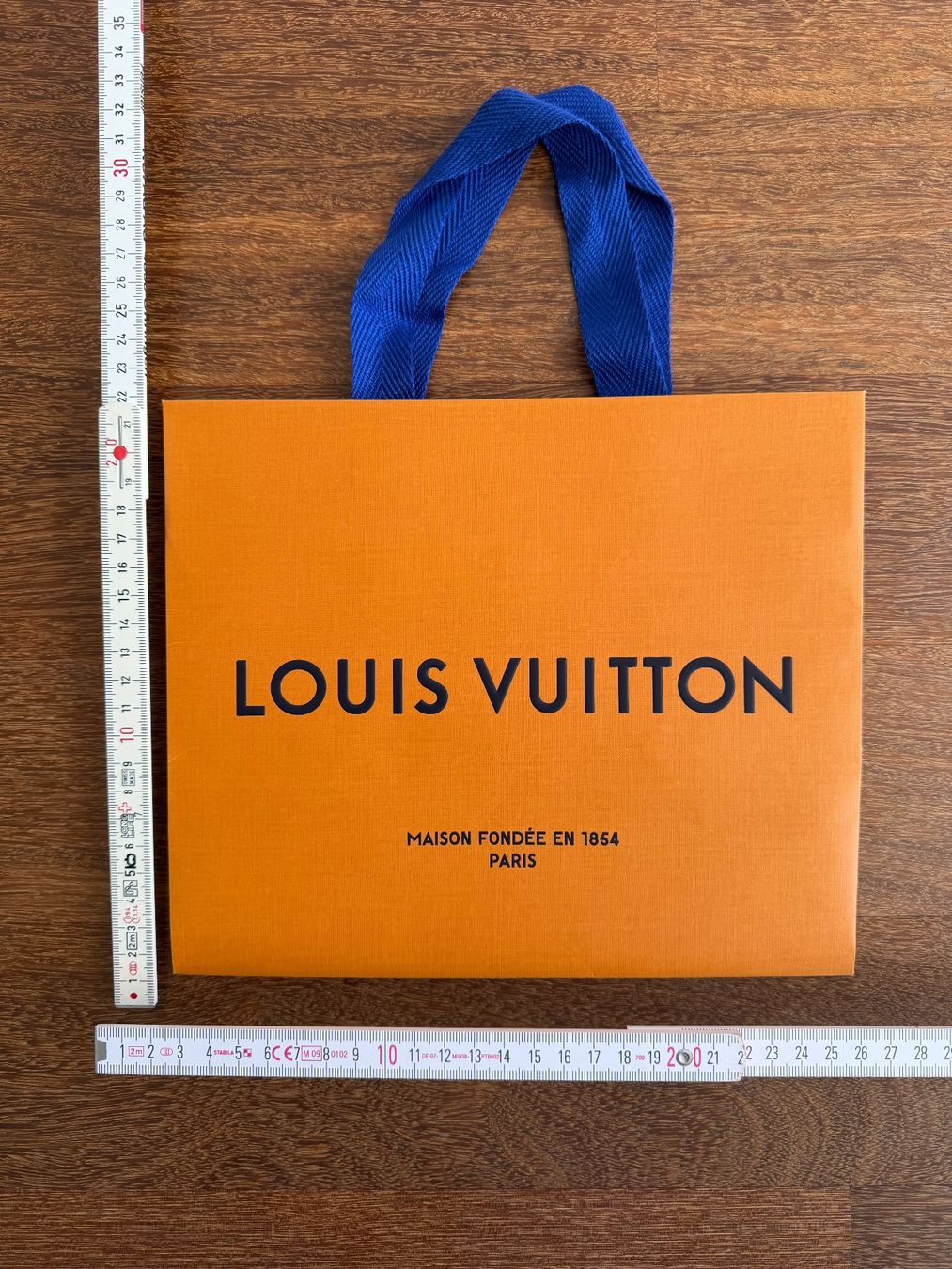 Louis Vuitton Borse: Louis Vuitton Papiertasche – Nuovo (secondo la descrizione) da Ennetbaden venduto da miboo 1