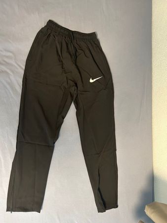 Nike Jogginghose Sporthose Schwarz Gr. S