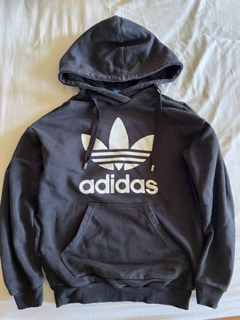 Schwarzer Adidas Hoodie
