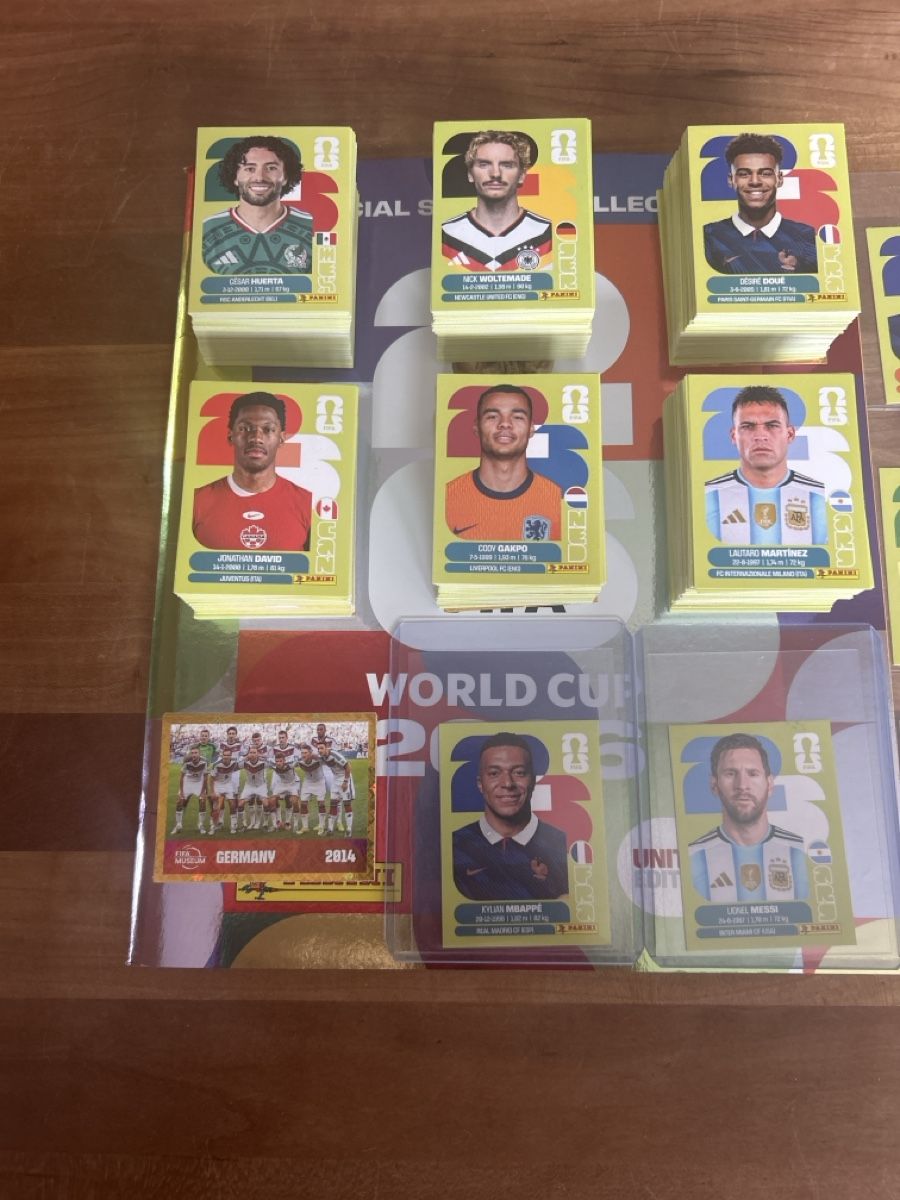 Panini Carte collezionabili: 823 Panini WM 2026 Sticker – Nuovo (secondo la descrizione) da Grosshöchstetten venduto da ram_f7mg 2