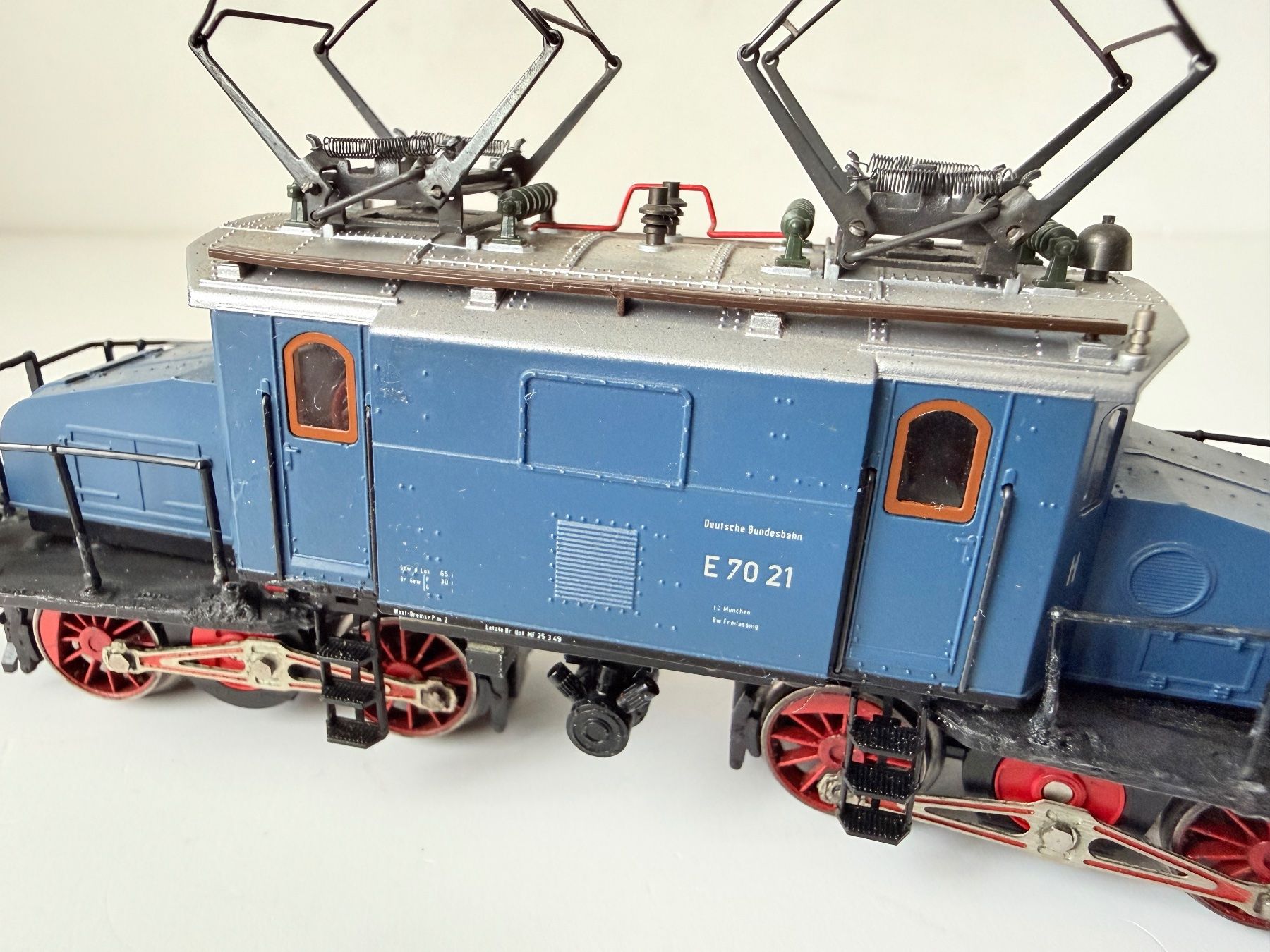 Modellini di ferrovie: Märklin Elektrolok Modell BR E-70 – Usato da Zwingen venduto da moje1 9