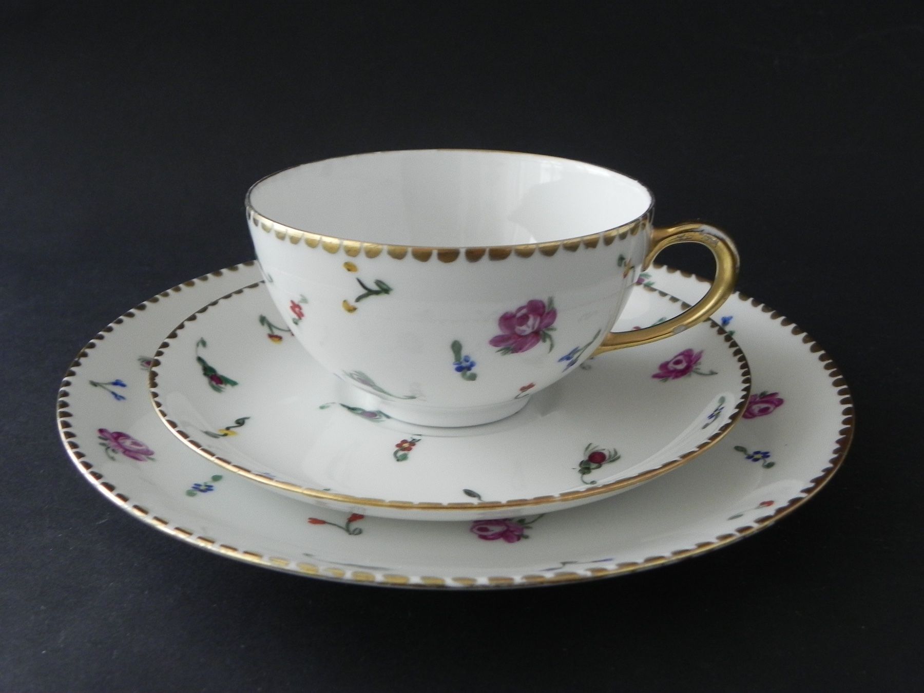 Set di piatti: Tassenset mit Dessertteller STREUBLUMEN handbemalt - Thomas – Usato da Zürich venduto da LodgE-21 2
