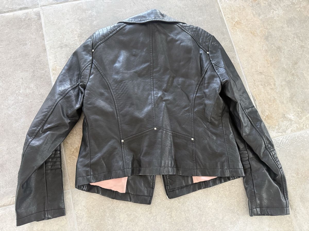 Only Jacken: Kunstlederjacke Grösse 36 – Gebraucht aus Untereggen von Manhut 1