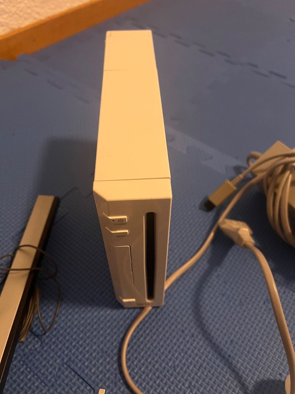 Nintendo Console: Nintendo Wii Konsole inkl. original Controller – Usato da Gossau SG venduto da schlitzerdemon 1