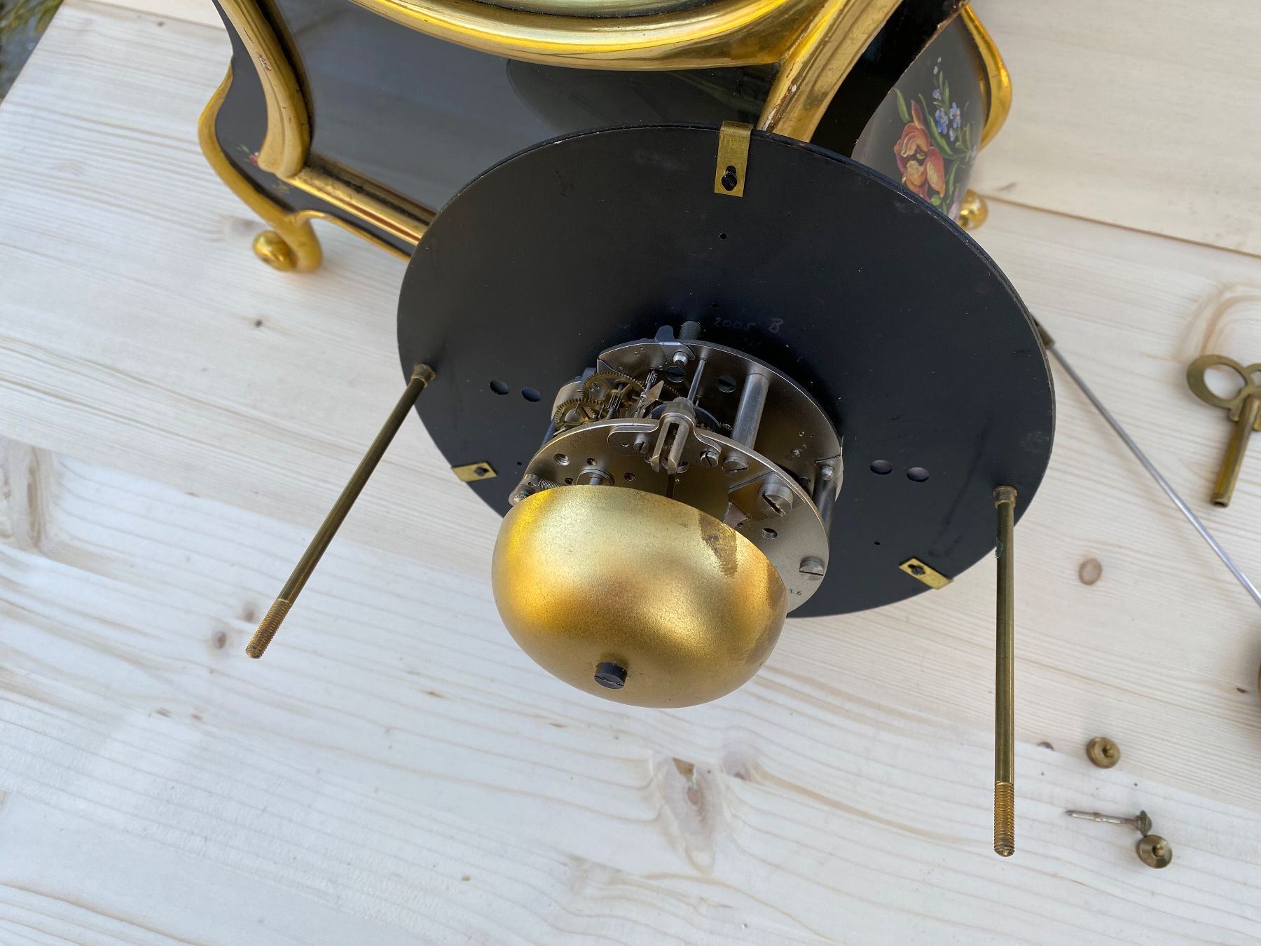 Zenith Stand- & Wanduhren: antike Neuenburger Zenith Le Locle Pendule – Gebraucht aus Feldbach von Olive1 5