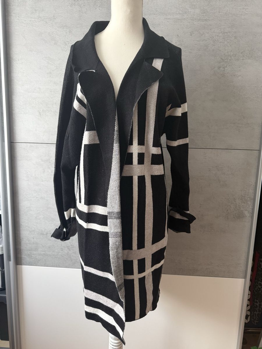 Giacche: Strickjacke zebra  – Usato da visp venduto da Kmemo1