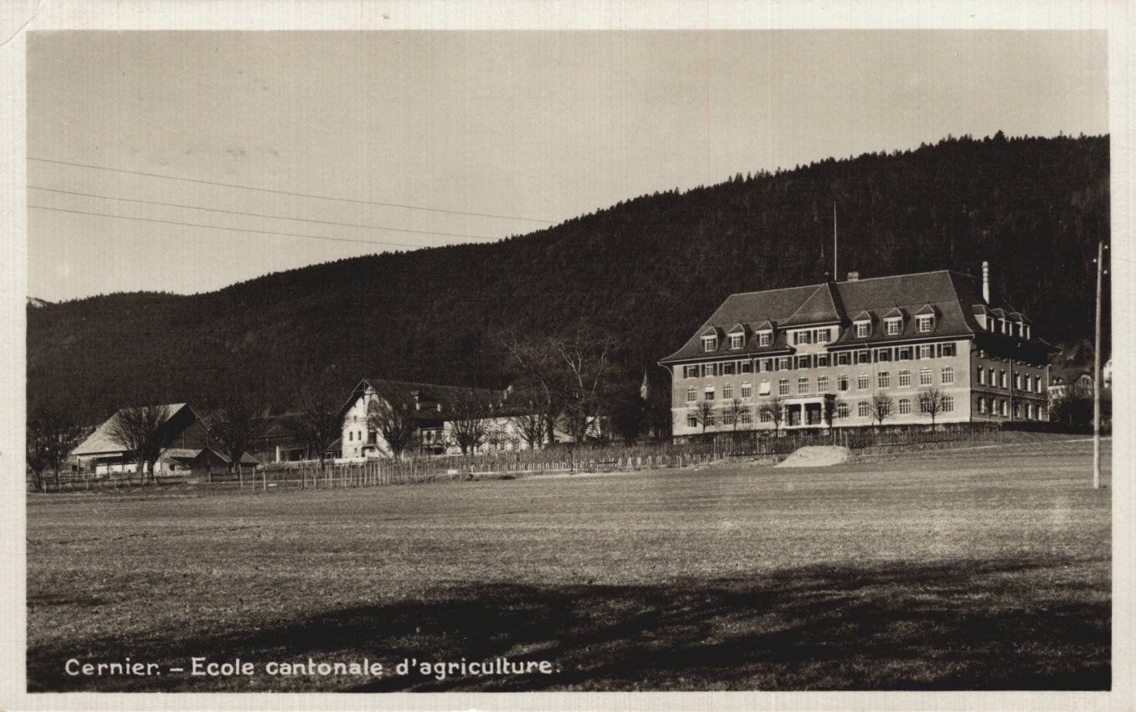 Cartoline postali: Alte Ansichtskarte Cernier, Landwirtschaftsschule, 1936 – Usato da Luzern venduto da Kartenansicht