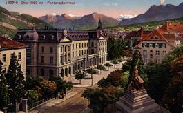 Chur (590 m.). Fontana-Denkmal, Postgebäude