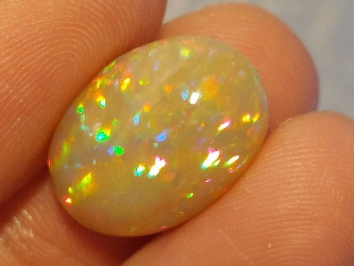 Pietre preziose: 8 ct Opal Welo – Nuovo (secondo la descrizione) da Bévilard venduto da Yougems