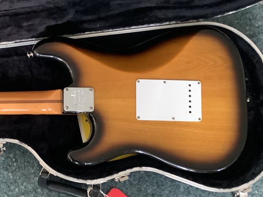 Fender Strumenti musicali: Fender Stratocaster 40th Anniversary – Nuovo (secondo la descrizione) da Schaffhausen venduto da outlet-music 2