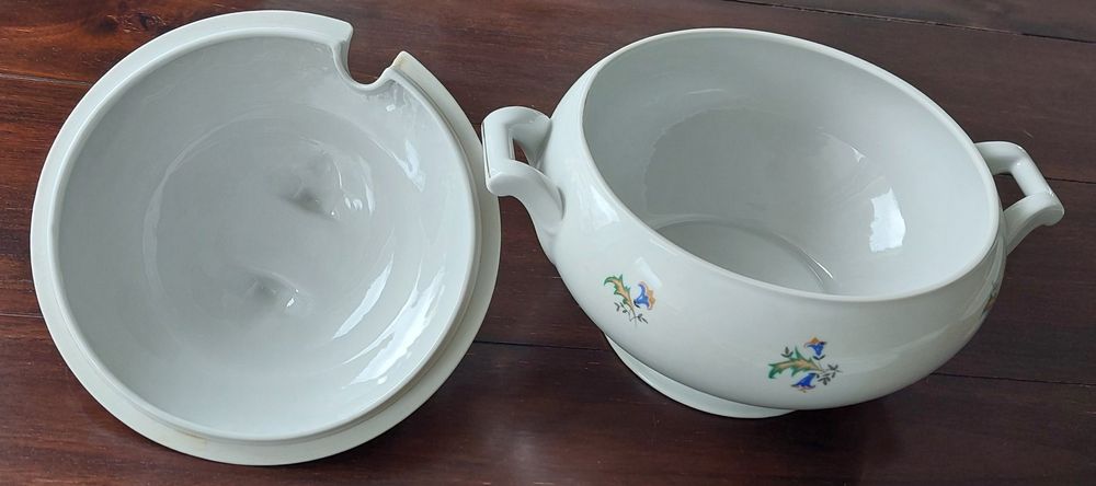 Coupes: Langenthal Porzellan Suppenschüssel, Soupière Goldrand Blume – D'occasion à Ostermundigen par gerbu01 1