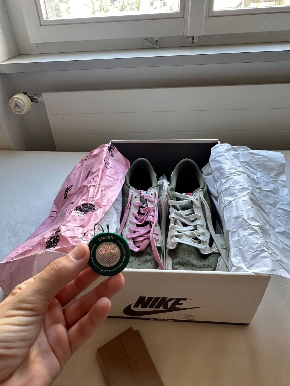 Nike Chaussures hommes: Jordan 1 Retro Low Travis Scott, Reverse Medium Olive – D'occasion à St. Gallen par mar_9ffx 8