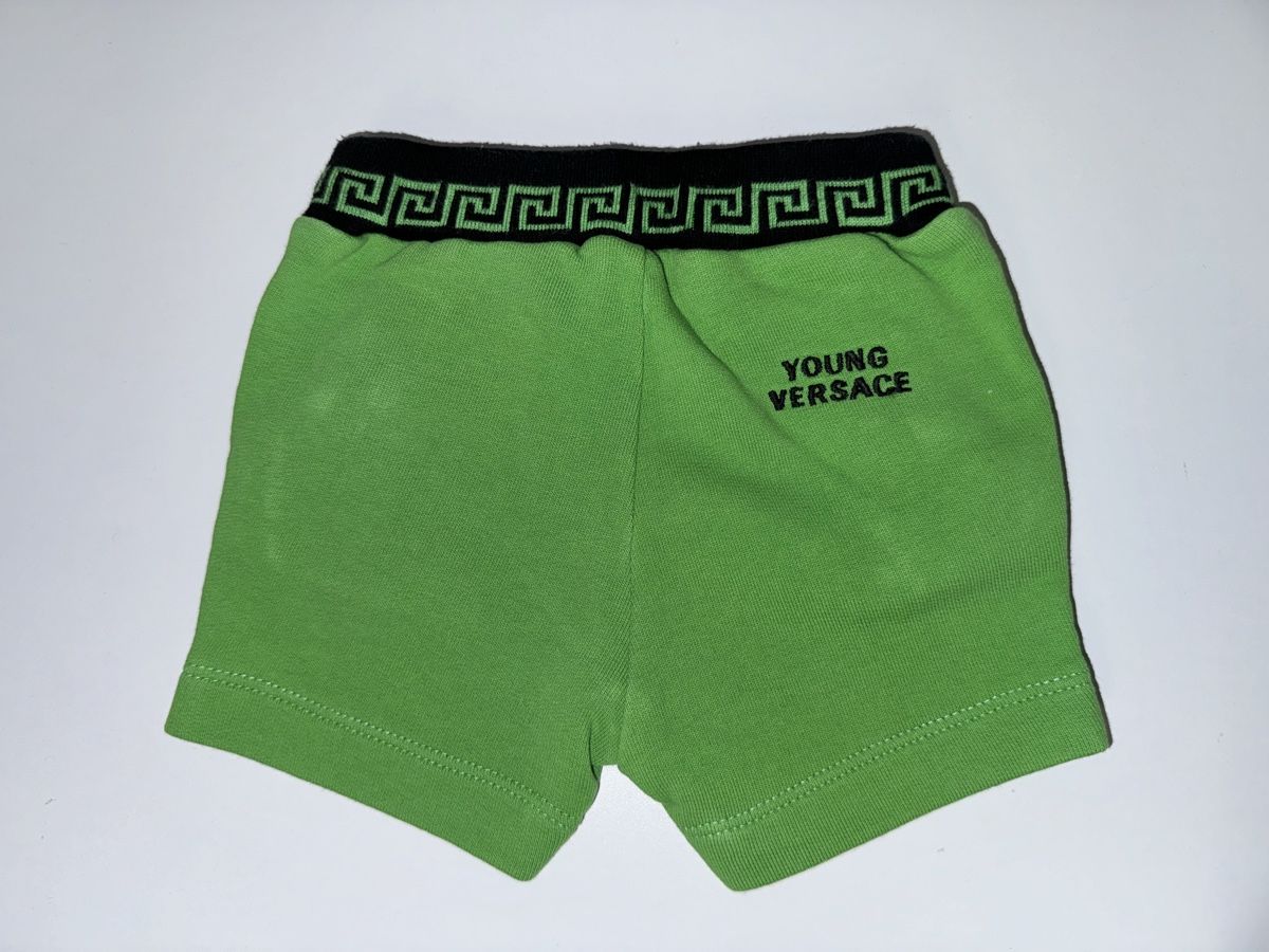 Versace Hosen: Versace Young Kids Shorts, Gr. 3 Mt. – Gebraucht aus Frenkendorf von banemk12 1
