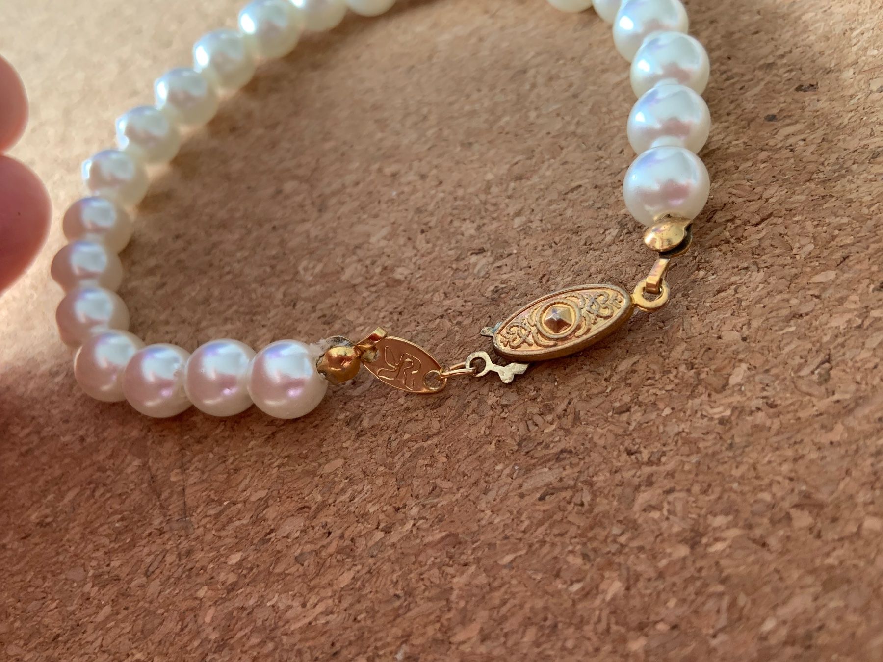 Armbänder & -reifen: Perlen-Armband weiss grosszügig – Gebraucht aus Laufen von Bellavitaboom 6