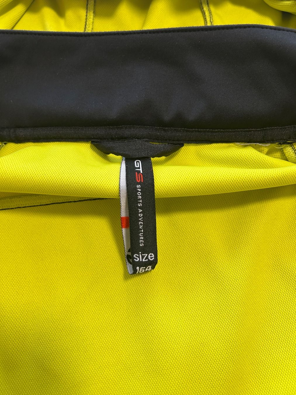 Jacken & Mäntel: Soft-Shell Jacke Schwarz, Gr. 164 – Gebraucht aus Emmenbrücke von felixme 3