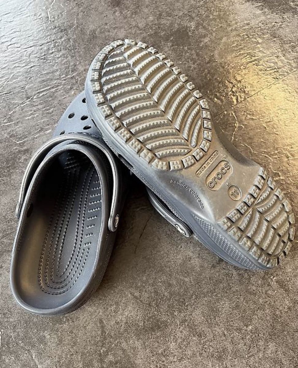 Crocs Scarpe da uomo: Crocs Classic Clogs dunkelblau Grösse 44 45 gebraucht – Usato da Langwies venduto da ann_n88c 2