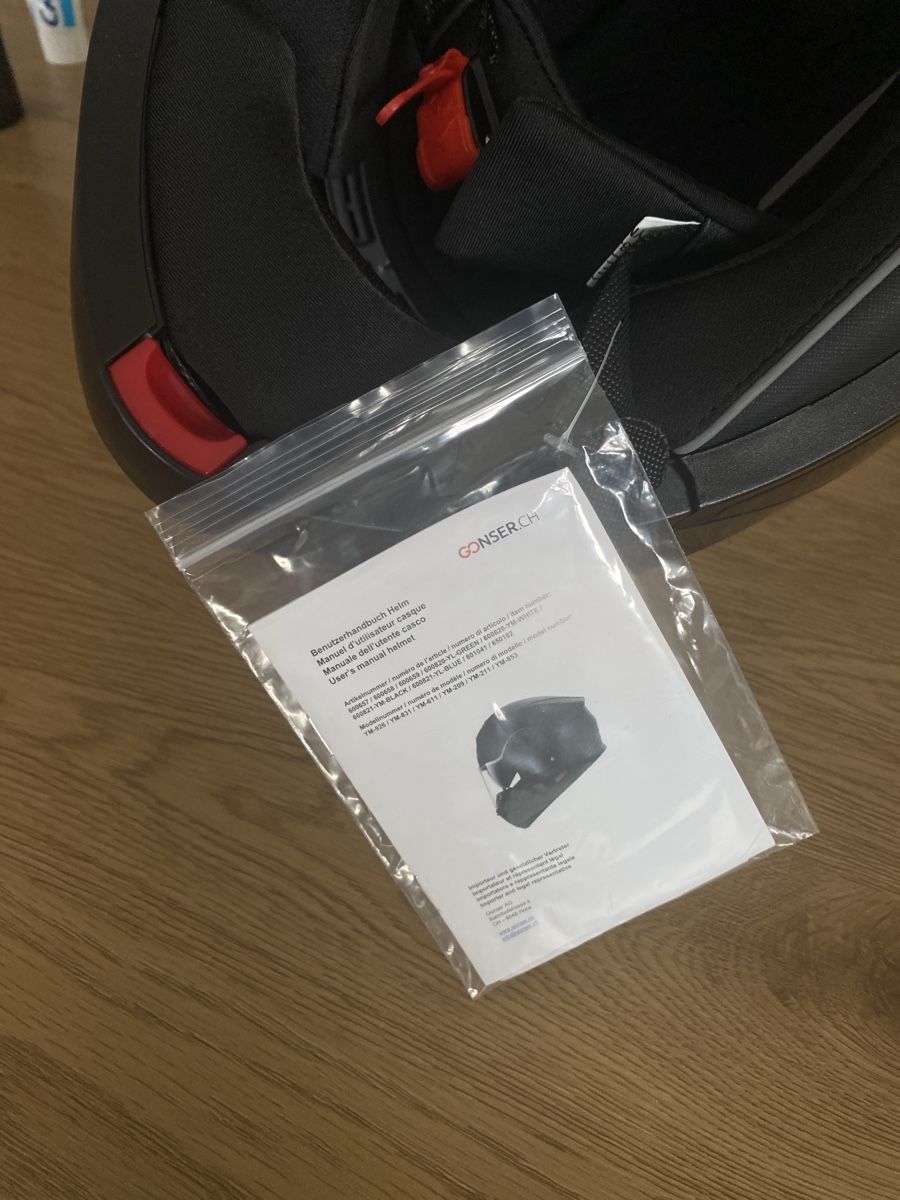 Casques & visières: Klapphelm Schwarz – Neuf avec emballage d'origine à Zürich par emi_6qt5 2