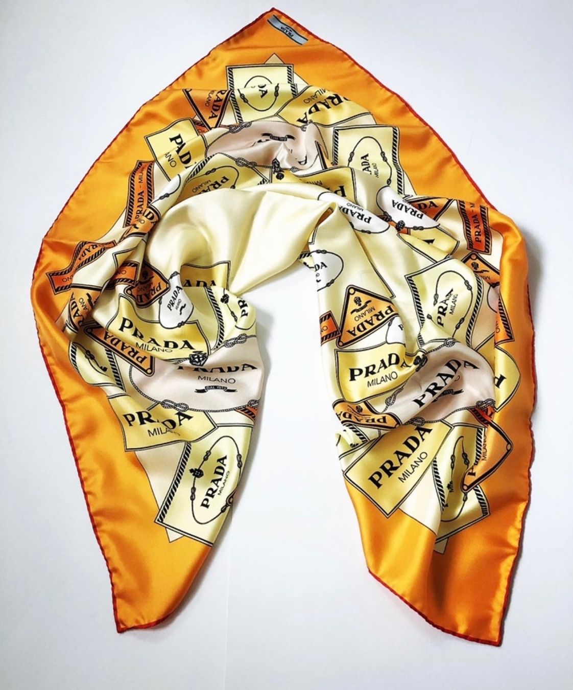 Prada Foulard & Sciarpe: Prada foulard – Nuovo e nell'imballaggio originale da Pregassona venduto da Reluxuryspace 4