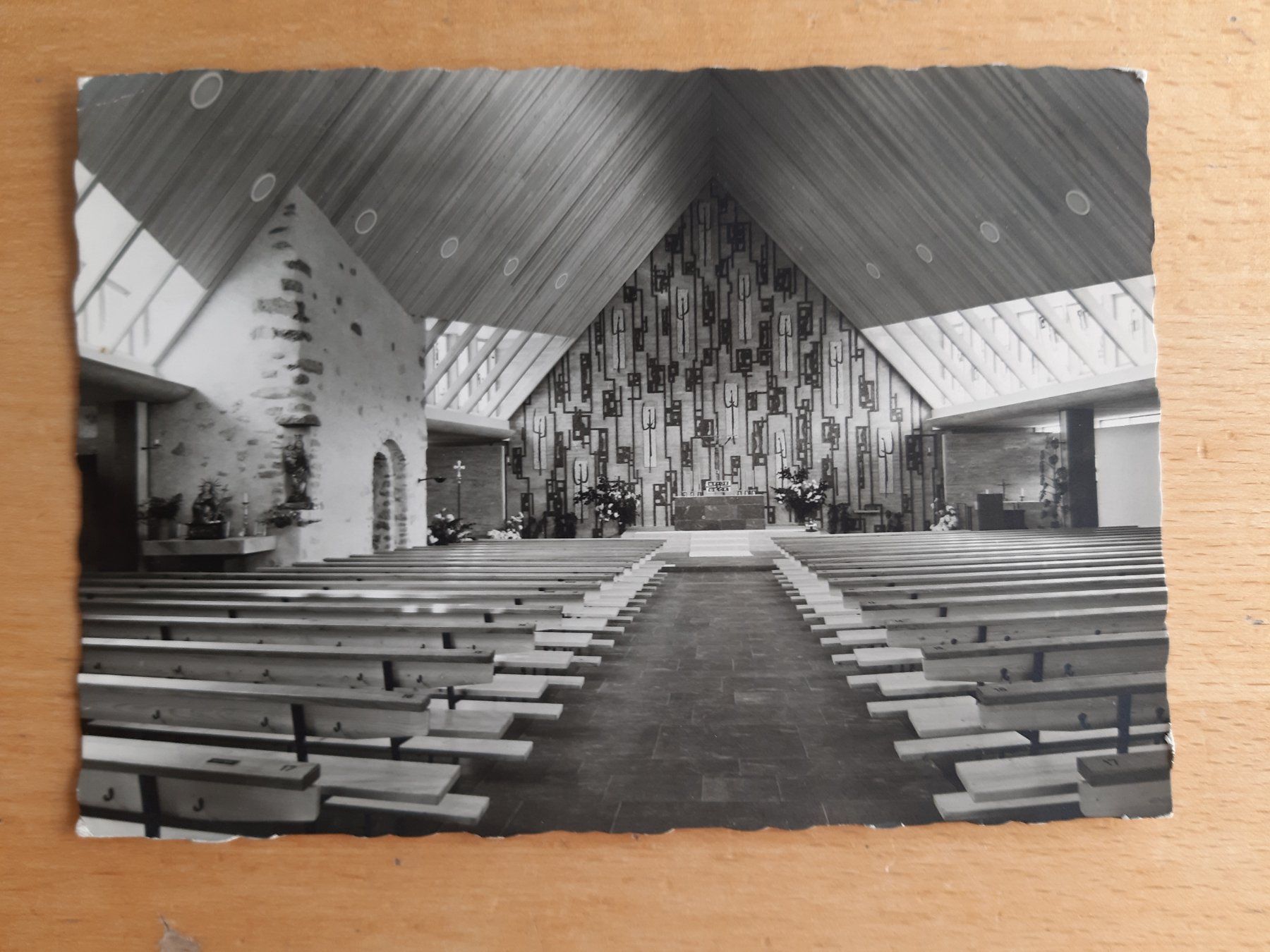 Cartoline postali: Alte Ansichtskarte Margarethenkirche Rickebach LU, – Usato da Rotkreuz venduto da nigal