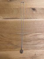 Kette mit Anhänger Une Ligne