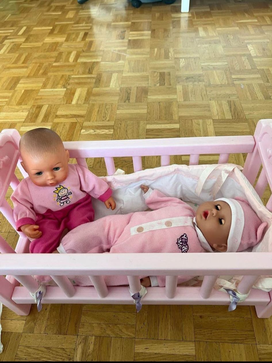 Bambole: Puppenbett mit Puppen – Usato da Zürich venduto da Abrar123 3