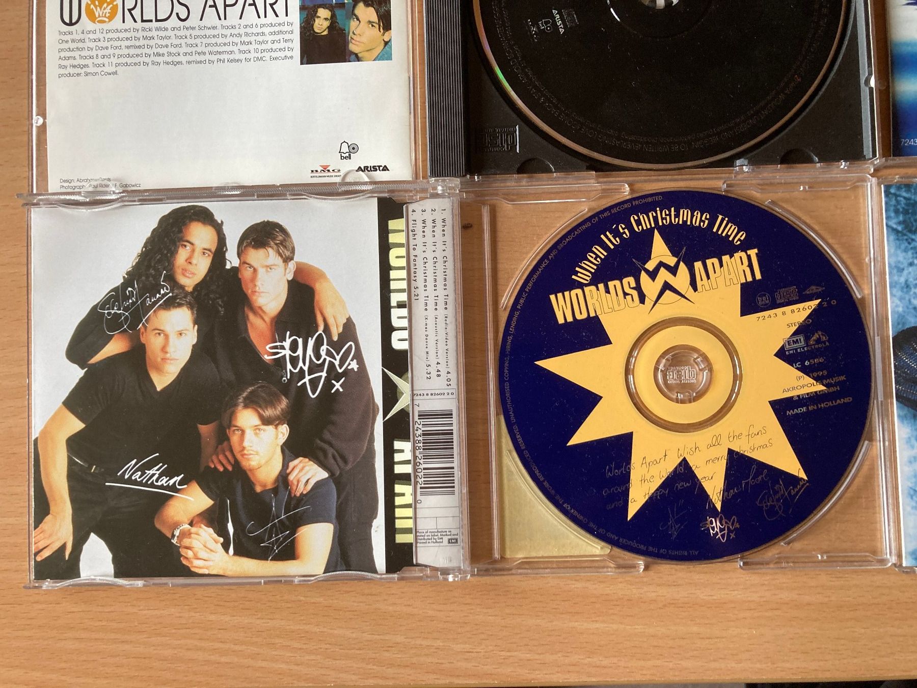 CD: 4 CD's Worlds Apart – Usato da Lütisburg venduto da wiesenpippau 4