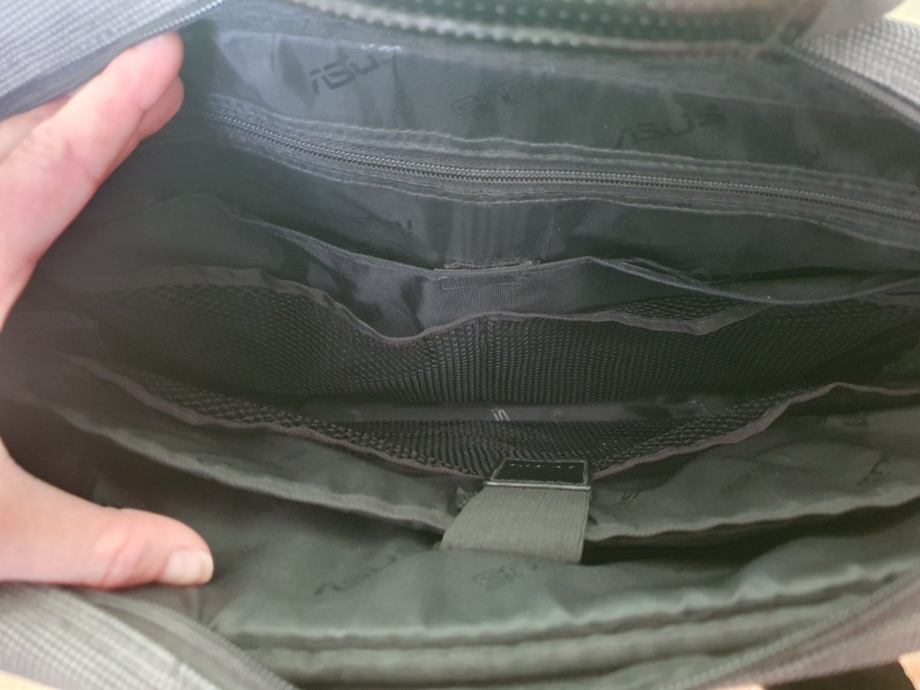 Asus Borse: Laptoptasche ASUS – Usato da Ennetbaden venduto da mlluescher 3