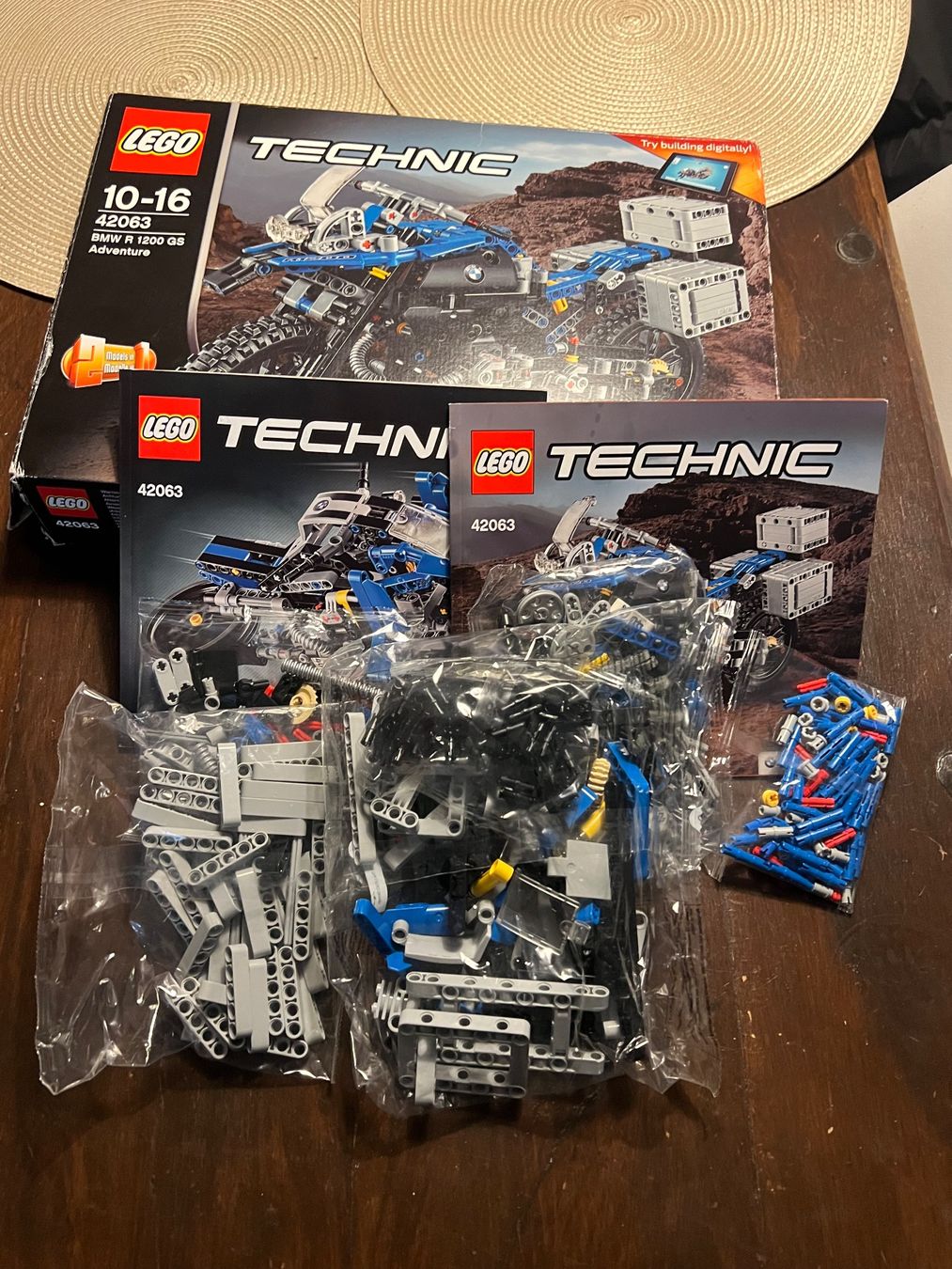 Lego Technic 42063 BMW R 1200 GS Adventure (Neu (gemäss Beschreibung ...
