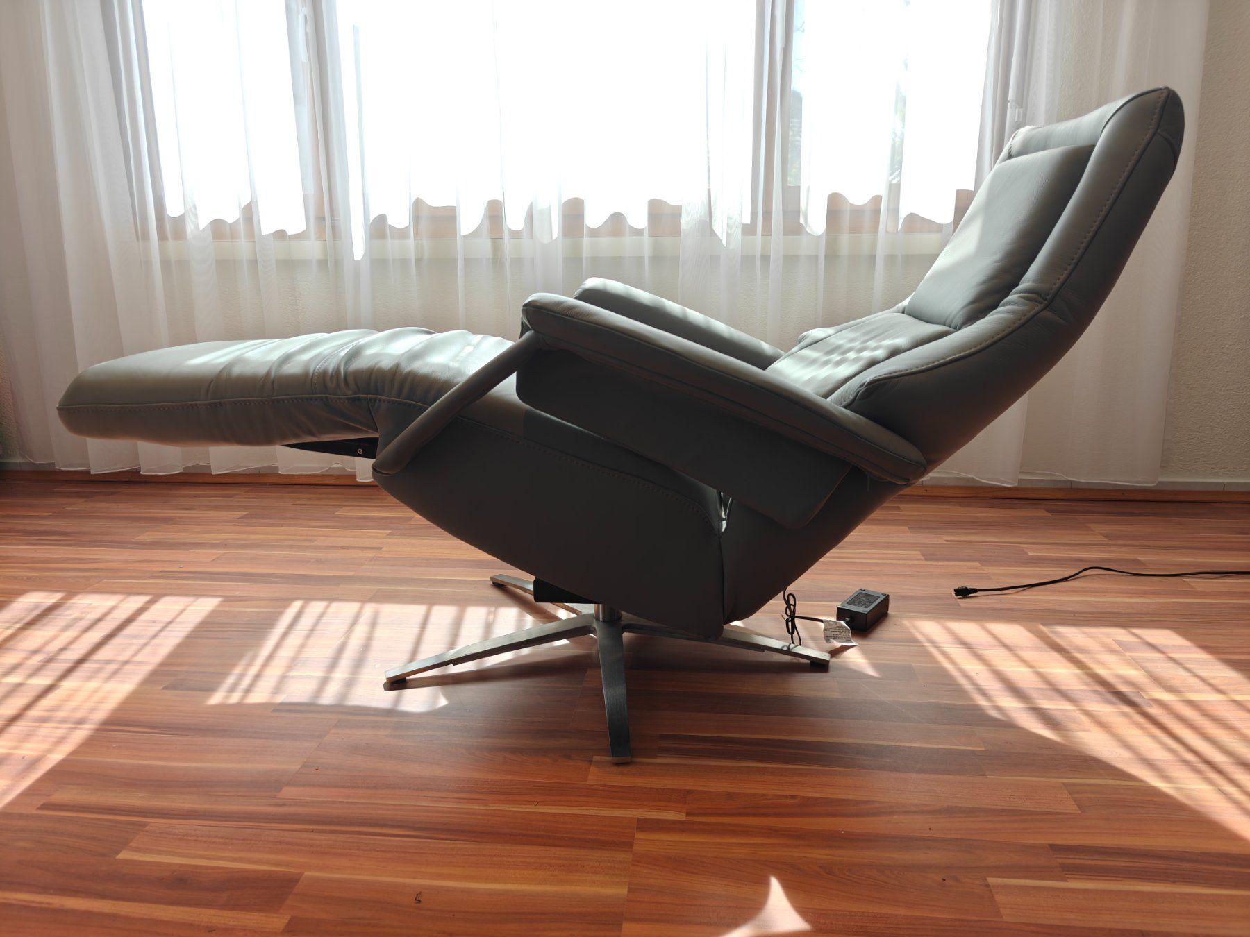 Poltrone: Design elektrischer relax Sessel Leder hellgrau, Neu! – Nuovo (secondo la descrizione) da Adligenswil venduto da Rsletu 3