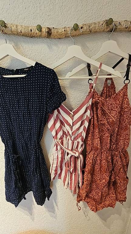 Lots de vêtements: Kleider XS – D'occasion à Thun par ninuschga