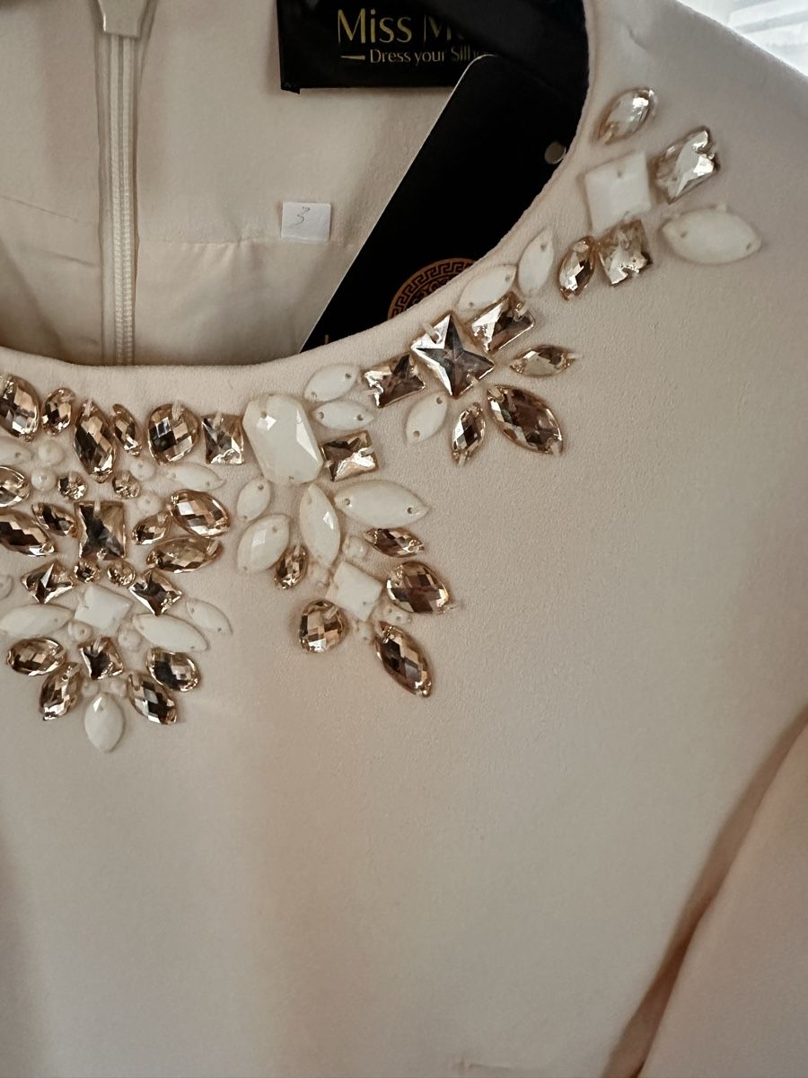Vestiti: Creamy dress – Nuovo e nell'imballaggio originale da Zürich venduto da fed_vh9n 7