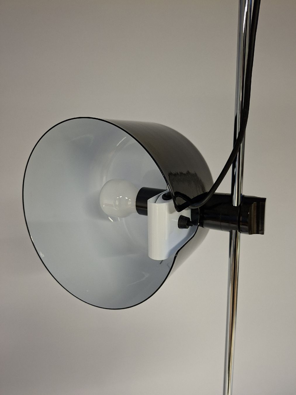Oluce Lampade: Oluce Coupe von Joe Colombo – Usato da Gümligen venduto da V10-Shop 4