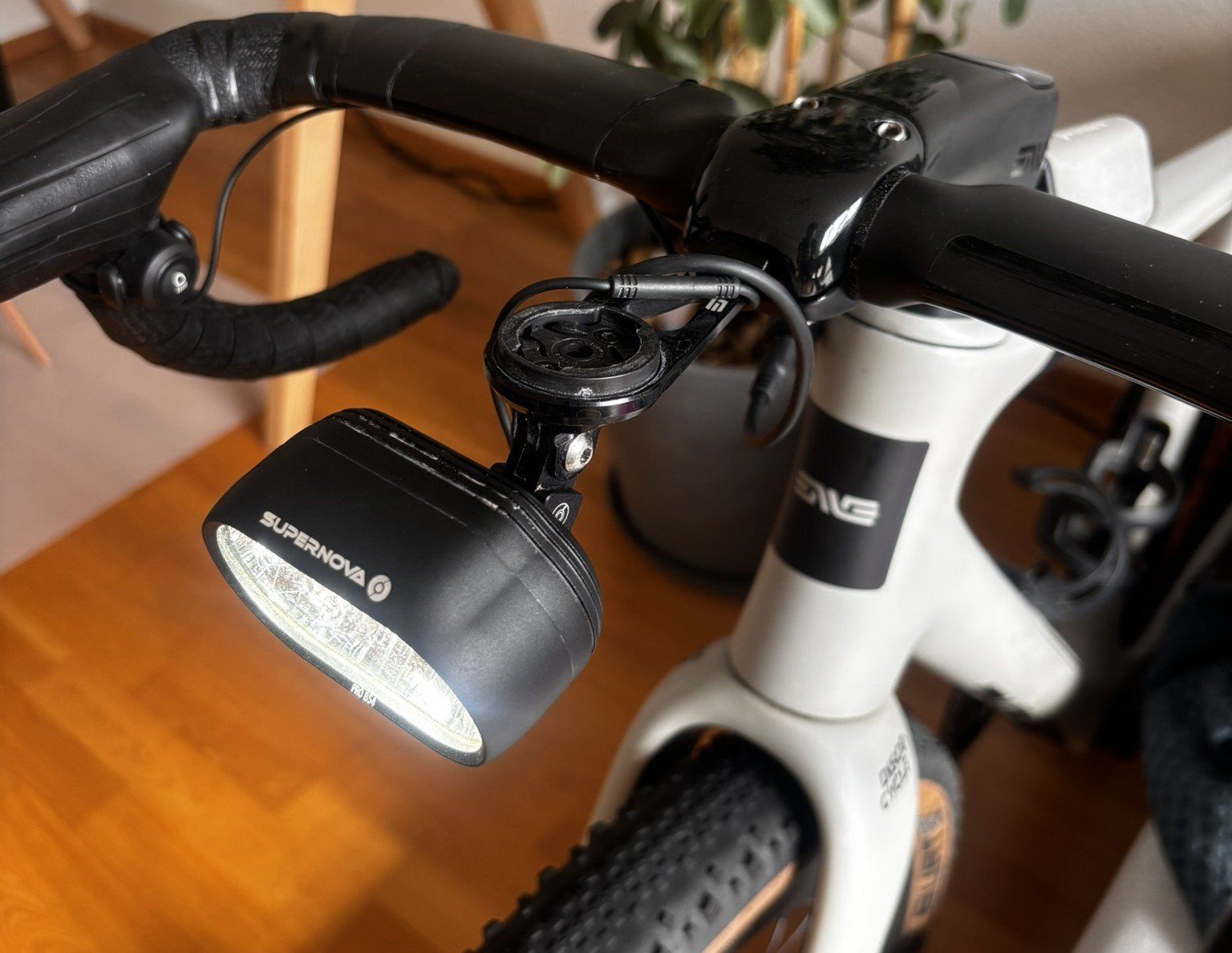 Supernova Pièces détachées: Supernova Akku Scheinwerfer M99 mini PRO B54 – D'occasion à Bern par liviomueller 1