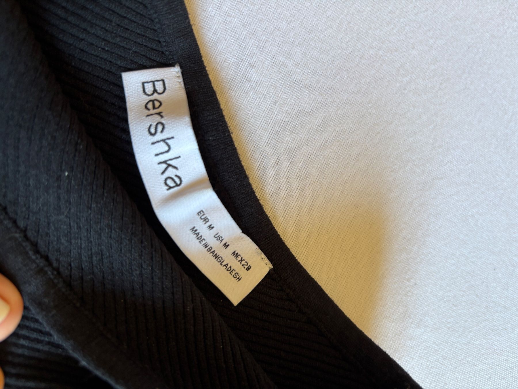 Bershka Blusen, T-Shirts & Tops: Schwarzes Oberteil – Gebraucht aus Luzern von julopaji 1