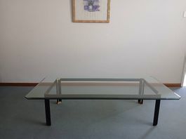 Salontisch mit Glasplatte