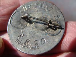 Ancienne médailles des chemises brunes