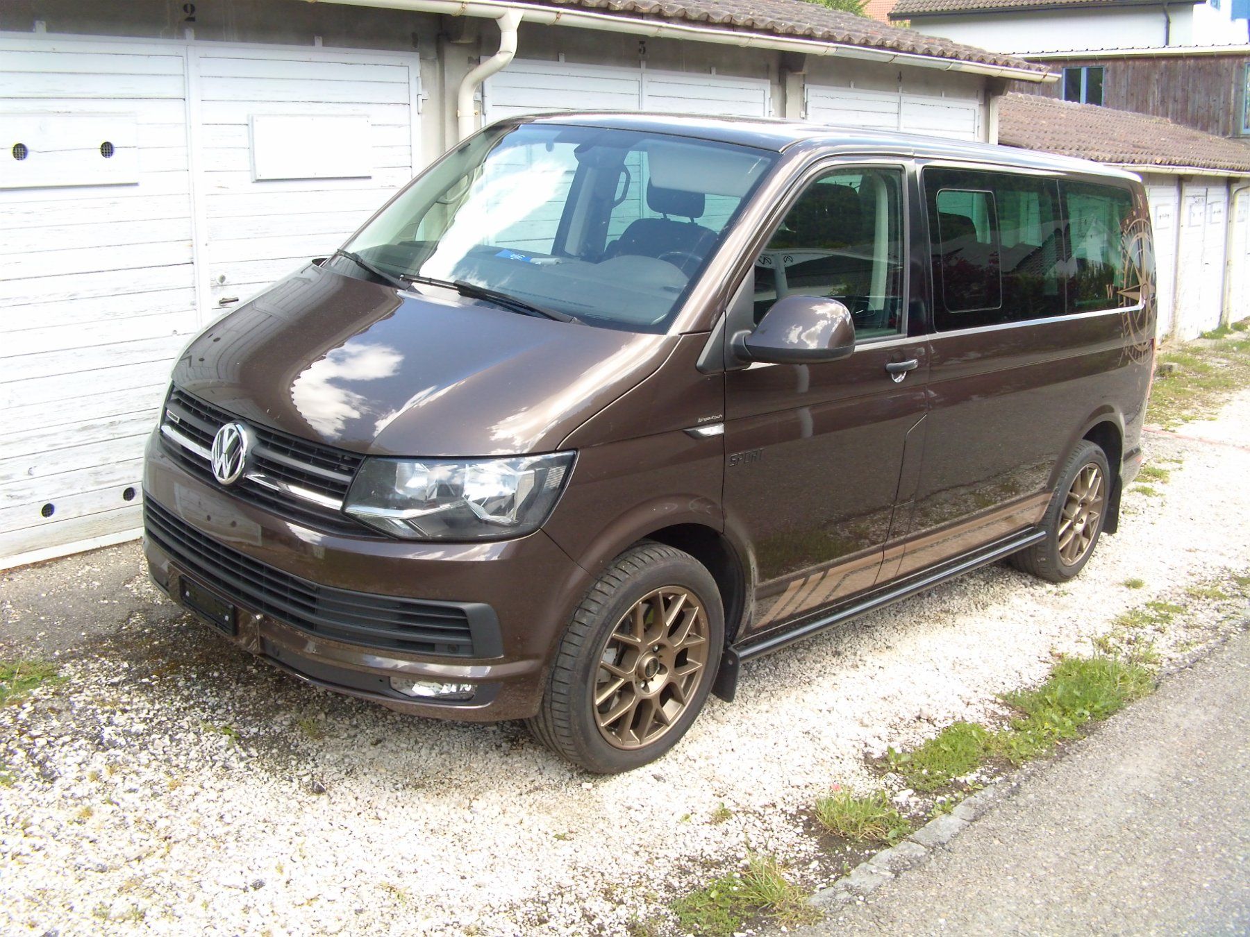 VW Automobili: magnifique VW T6 – Usato da TAVANNES venduto da Moustache53
