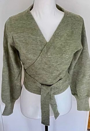 Grüne Wickeljacke, Gr. S, neuwertig, perfekt für Herbst!