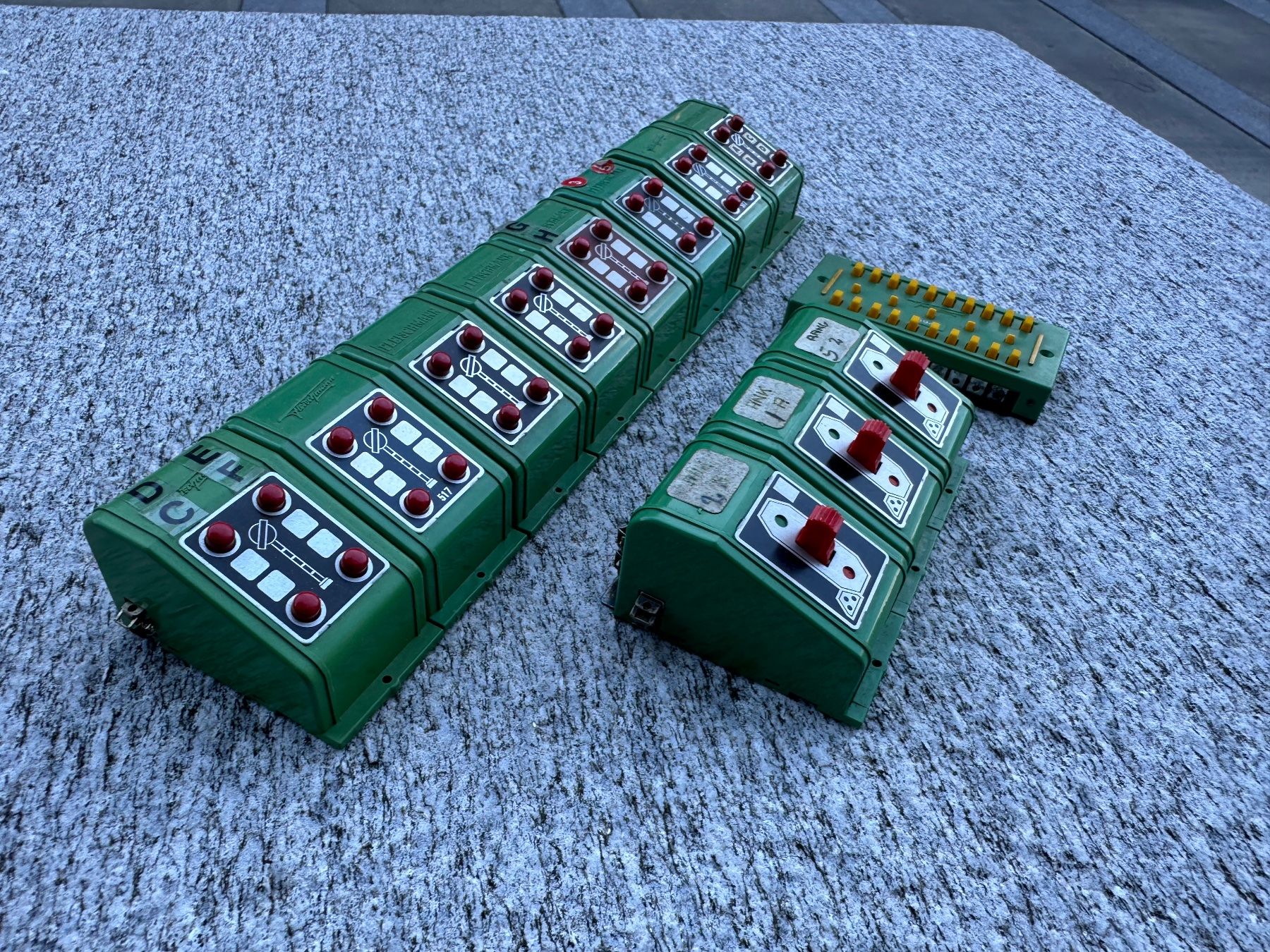 Fleischmann Modellini di ferrovie: Fleischmann Schalter Set 2 – Usato da Chiasso venduto da Carrara-Modellismo 1