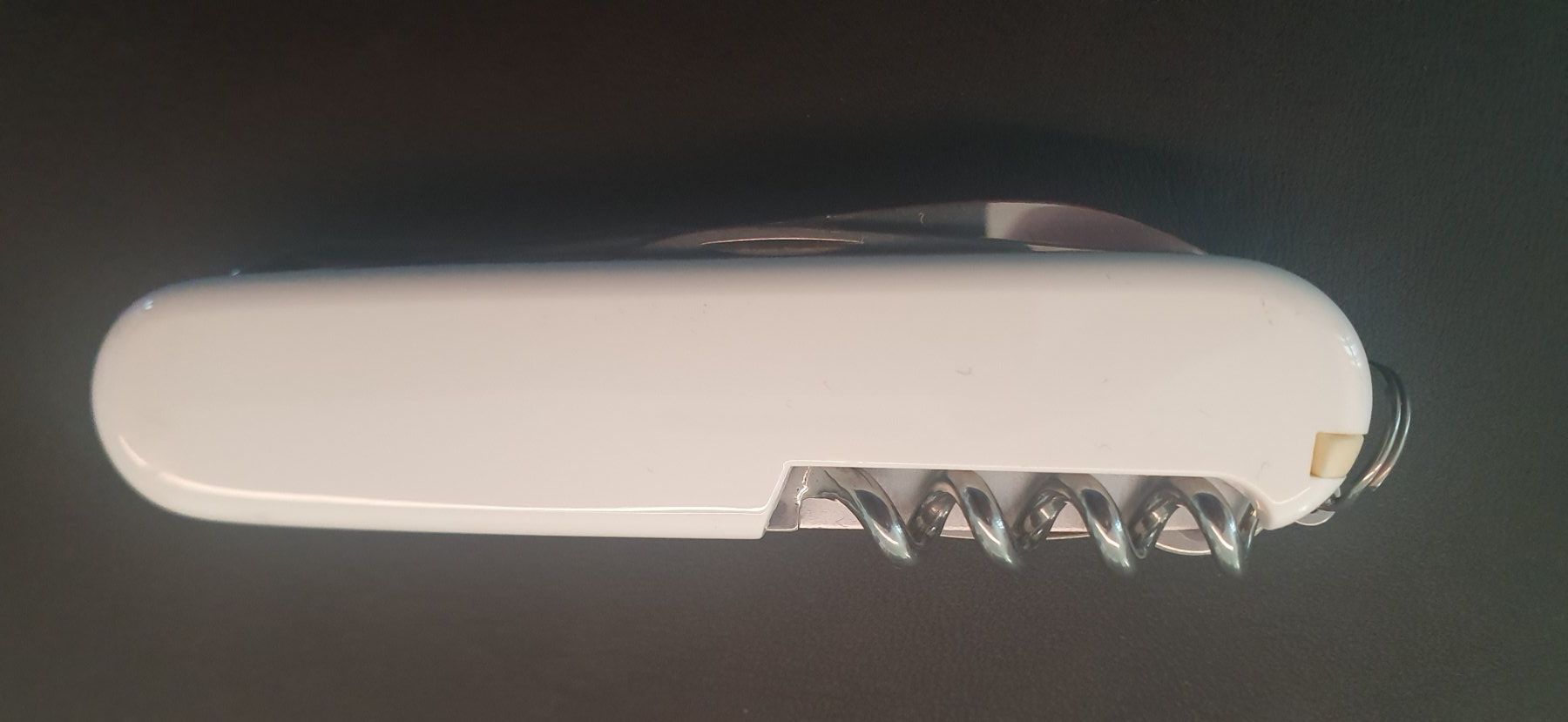 Victorinox Coltelli tascabile: 4 Victorinox Sackmesser mit Logo – Nuovo (secondo la descrizione) da Härkingen venduto da MarianneSi 1