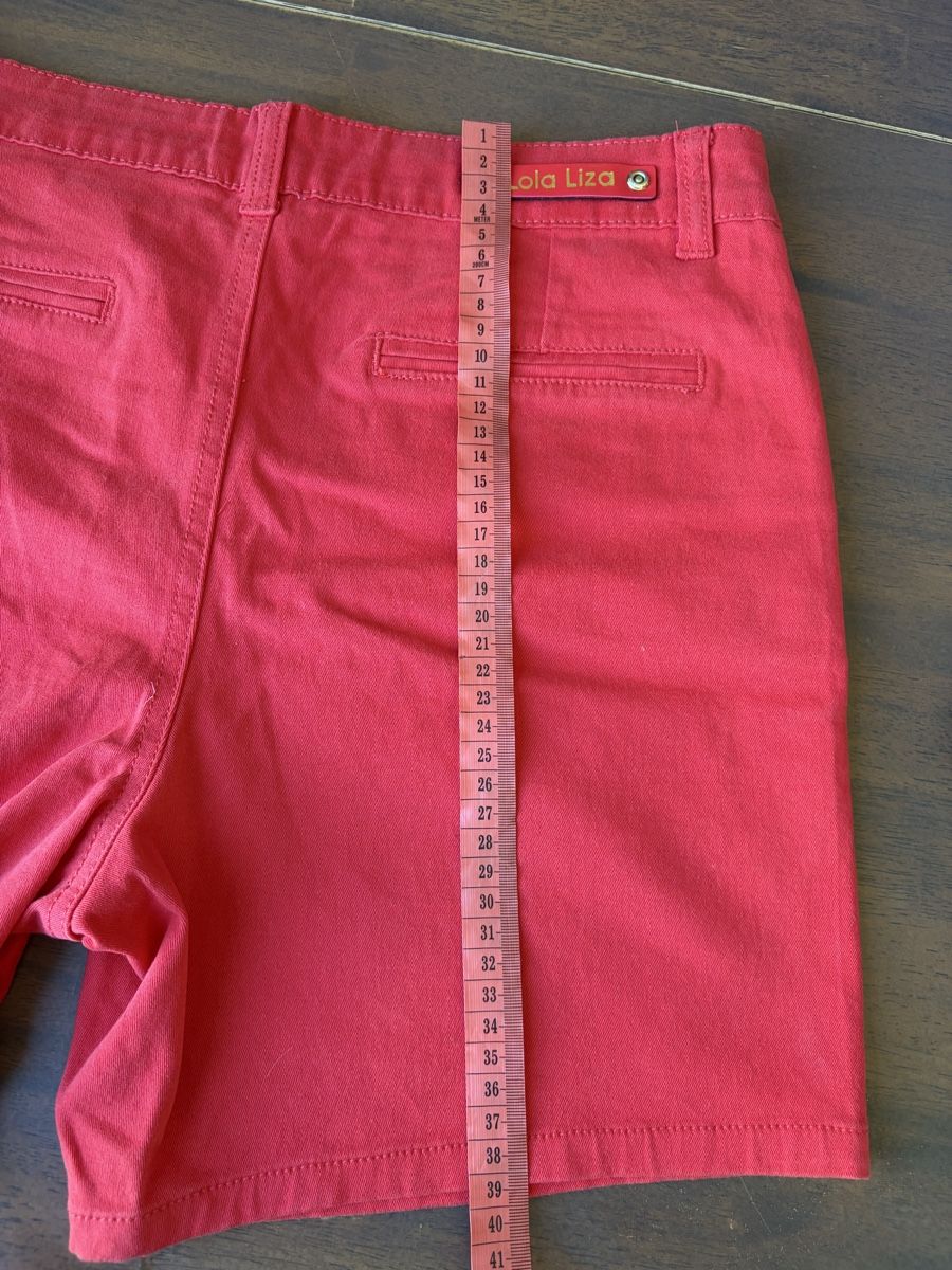 Hosen: Lola Liza Red Shorts Size 40 – Gebraucht aus Nyon von Deb_D39 3