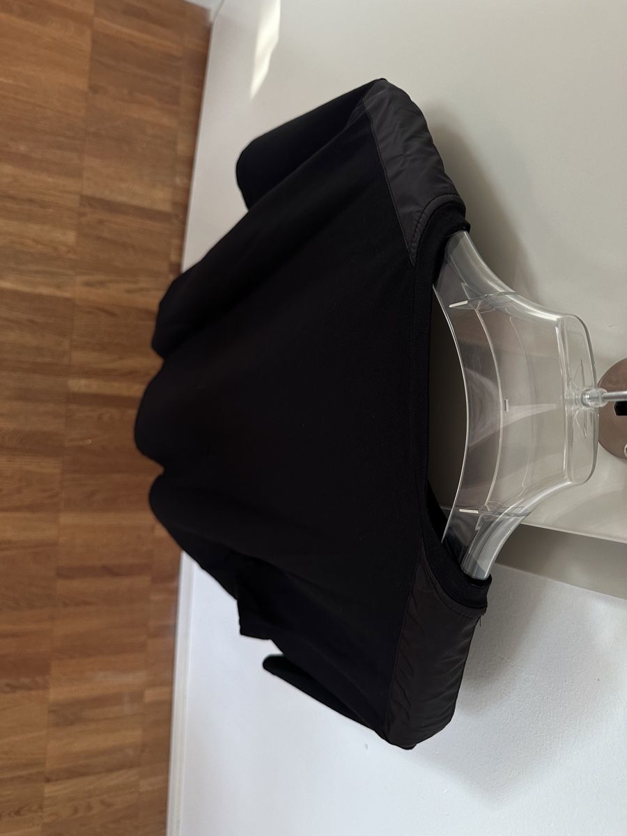 Prada T-shirt: Prada T-Shirt – Nuovo e nell'imballaggio originale da Zürich venduto da SisterCarrie 4