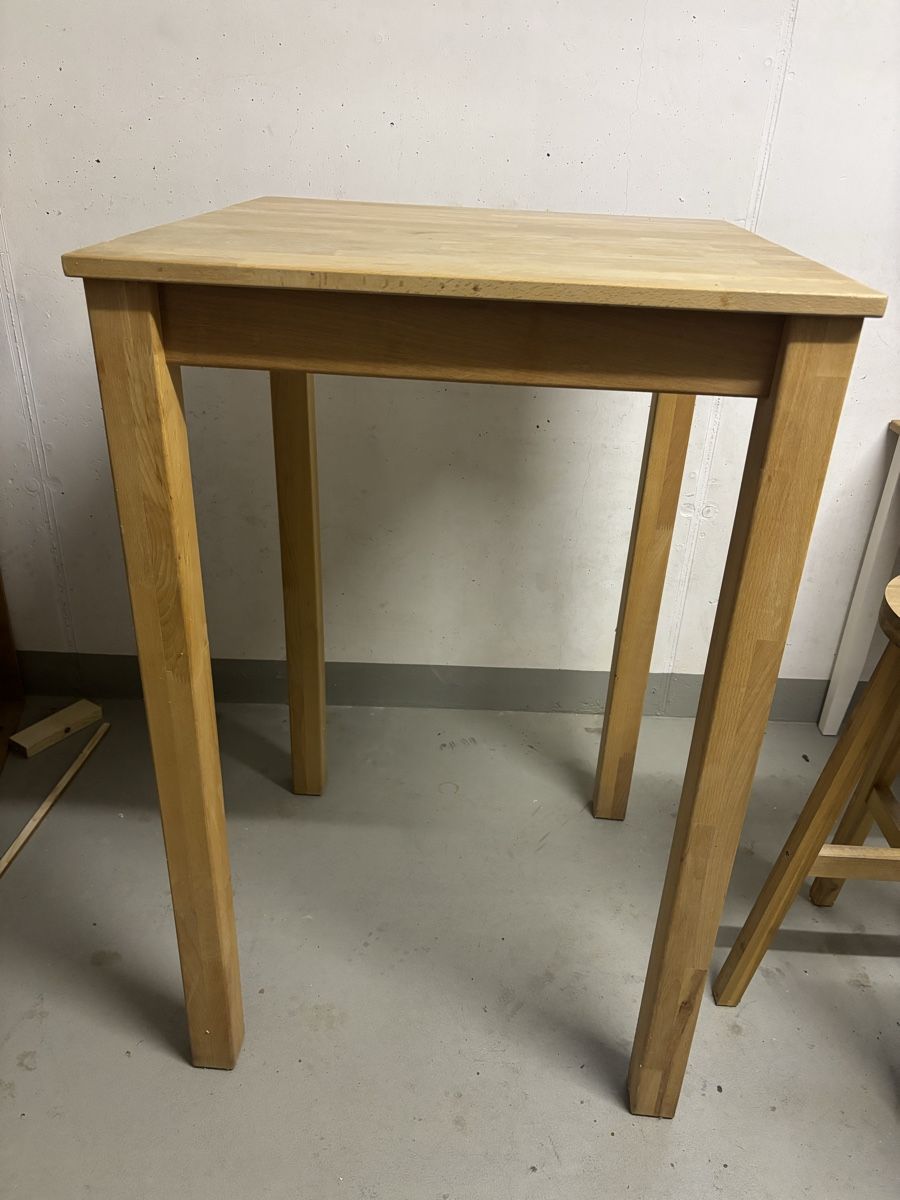 Tables: Bartisch Holz – D'occasion à Bubikon par rut_dqx7 2