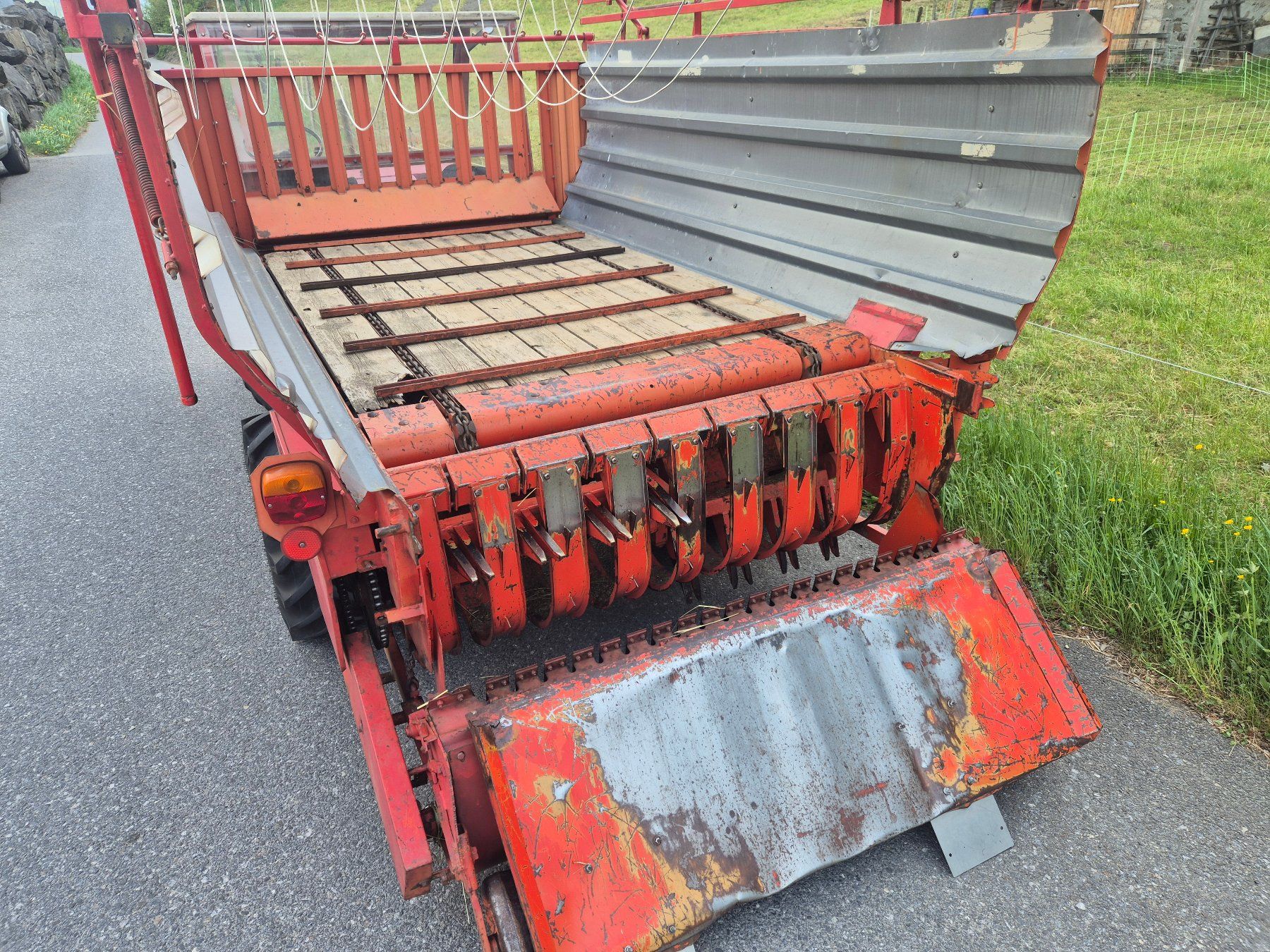 Bucher Tracteurs: Bucher TR 2800 mit Ladegerät – D'occasion à Kandergrund par 07071963 3