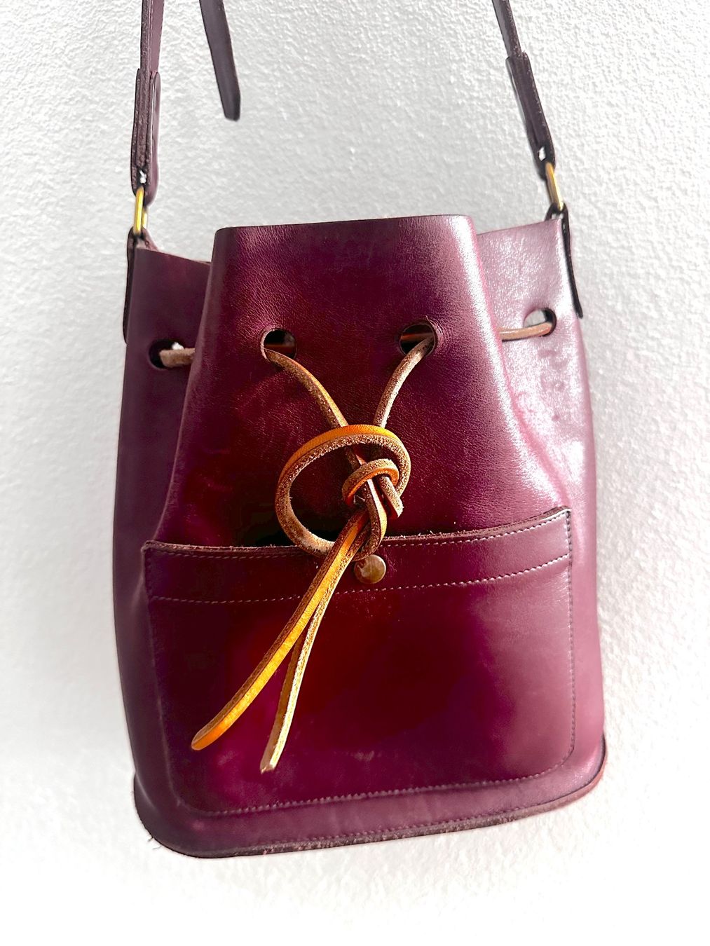Sacs femmes: VINTAGE BORDEAUX-BRAUNFARBENE LEDERTASCHE – D'occasion à Haldenstein par enie123 1