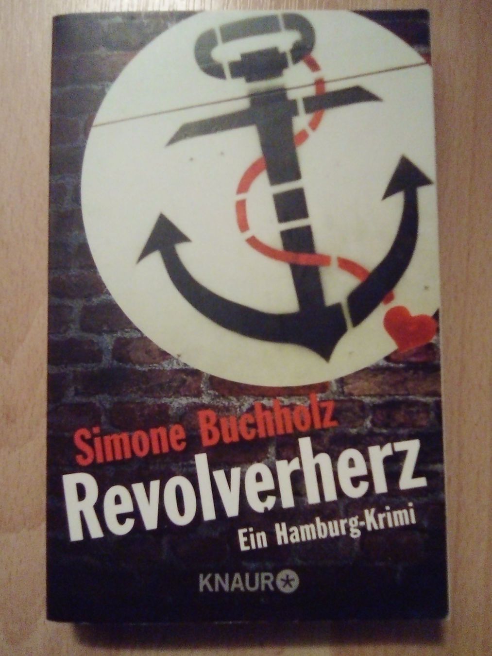 Libri: Revolverherz Simone Buchholz | Ab 1.- – Usato da Winterthur venduto da Colonica